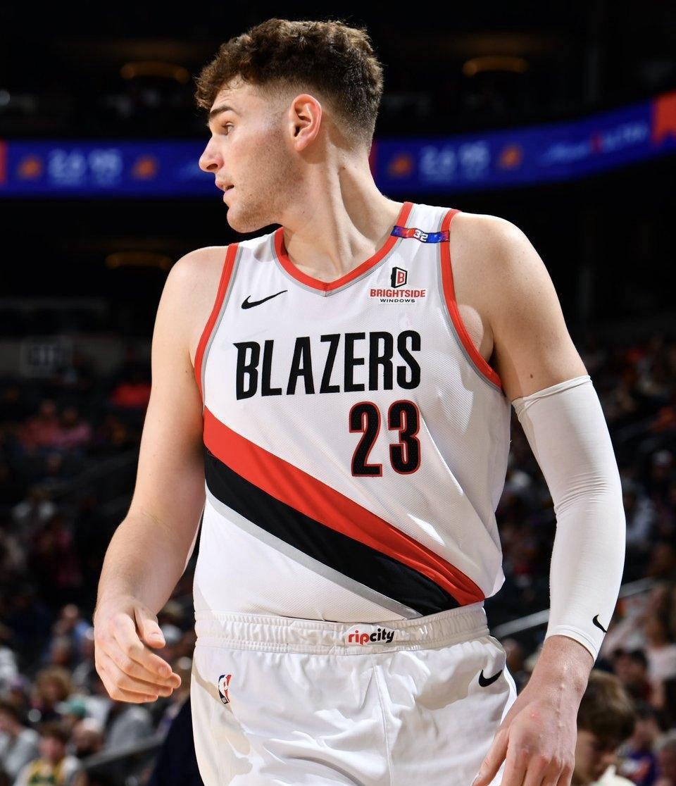 年轻新秀崭露头角,助球队战绩大幅改善的简单介绍 年轻新秀崭露头角,助球队战绩大幅改善的简单介绍