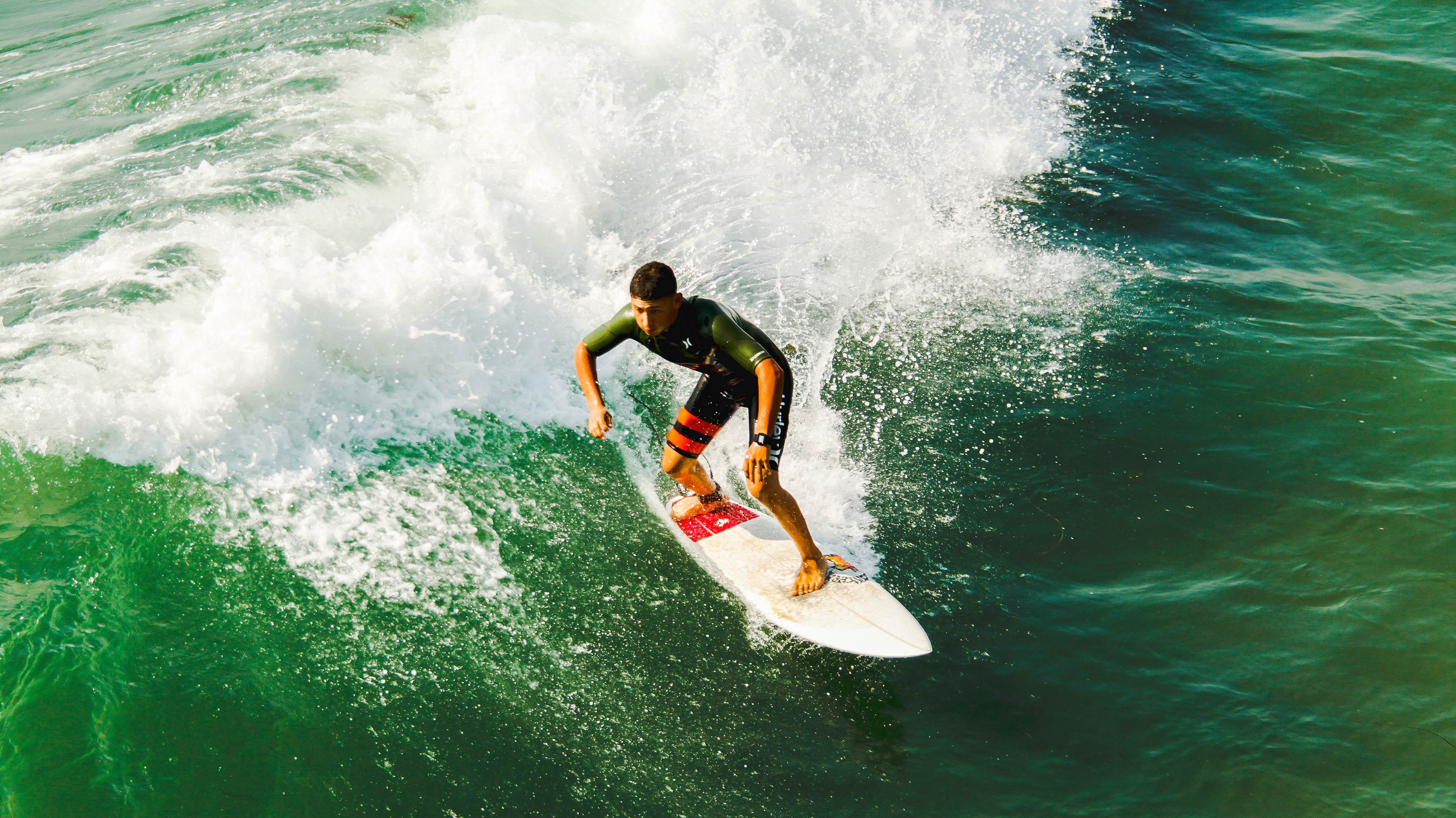 范弗利特末节爆发导演逆转好戏，黄蜂加时险胜开拓者